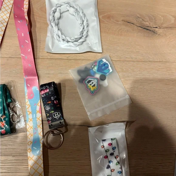 Baseball Lifestyle Socks and Accessories Set - Picture 4 of 5